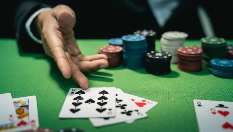Kinh Nghiệm Chơi Poker Như Cao Thủ Không Bao Giờ Thua 5 Đọc vị đối thủ từ những chi tiết nhỏ nhất
